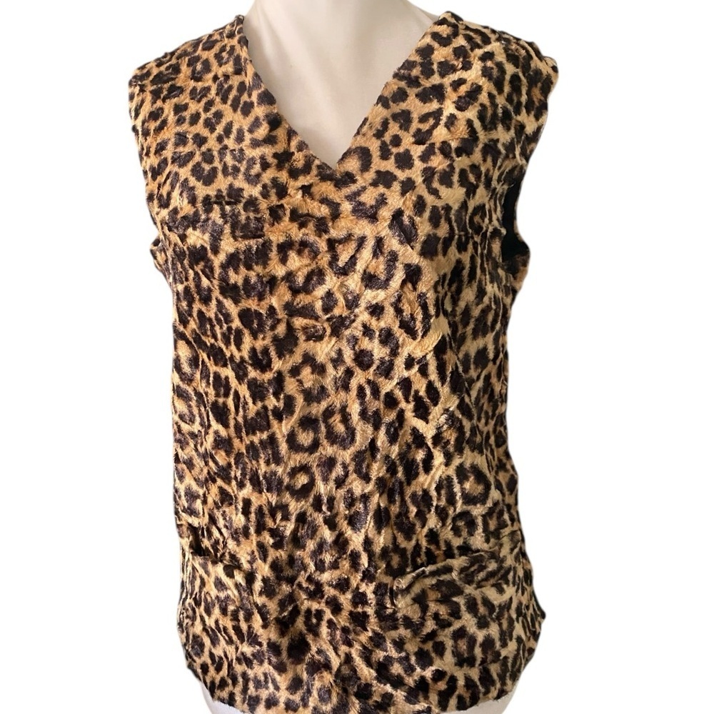 Cheetah print sleeveless top - Picture 1 of 13